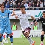 磐田との開幕戦で得点し、存在感を放った神戸の佐々木（中央）＝２月２４日、ヤマハスタジアム