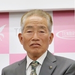 退任を発表した天満屋の武冨豊監督＝２０２４年３月１２日、岡山市北区