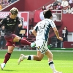 神戸-札幌　前半、強烈なシュートで先制点を挙げた神戸・大迫（撮影・風斗雅博）