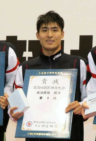 ２０１９年９月の茨城国体・成年男子４００メートルメドレーリレーで３位に入った兵庫の幌村尚＝茨城県ひたちなか市