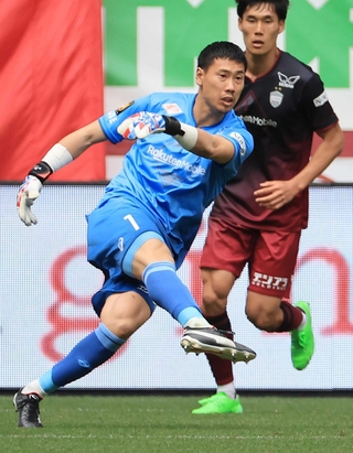 出場停止明けで勝利を誓うＧＫ前川＝７日、ノエビアスタジアム神戸