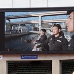 試合前にビジョンに映し出されたメッセージ動画＝ユニバー記念競技場（撮影・風斗雅博）