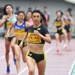 グランプリ女子１５００メートル決勝　大会新で優勝したニューバランスの田中希実（撮影・大田将之）