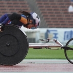 女子パラ車いす１００メートル　１位になったトヨタ自動車の村岡桃佳（撮影・笠原次郎）