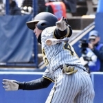 攻守でアピールを続ける井坪陽生＝ナゴヤ