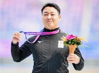 杭州アジアパラ大会で男子円盤投げ銀メダルの新保大和。神戸開催の世界選手権でもメダルなるか＝２０２３年10月、中国・杭州（提供・日本パラ陸連） 