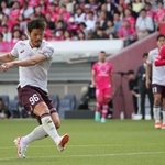 Ｃ大阪-神戸　前半、先制点を決める神戸の山口（撮影・長嶺麻子）