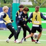 ホーム最終戦に向けて練習するＩＮＡＣ神戸イレブン＝神戸市東灘区向洋町中７、神戸レディースフットボールセンター