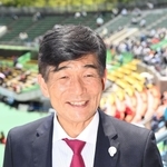 パラ陸上の世界選手権に大きな期待を寄せる日本陸上競技連盟の尾県貢会長＝神戸市須磨区緑台、ユニバー記念競技場