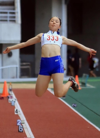 女子走り幅跳び決勝　２位に入った関学の勝野七菜