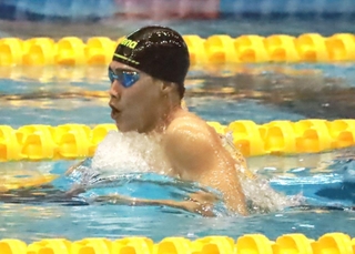 競泳男子４００メートル個人メドレーを制した龍野の木下倫太郎