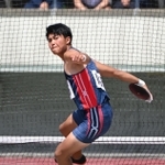 男子円盤投げ決勝　４３メートル５６で優勝した神戸第一の中谷澪音＝ユニバー記念競技場（撮影・大田将之）