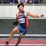 男子円盤投げ決勝　４３メートル５６で優勝した神戸第一の中谷澪音＝ユニバー記念競技場（撮影・大田将之）