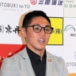 記者会見で８年ぶりの世界戦への思いを語る加納陸＝三田市の大成ジム