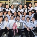 ダンスで初優勝を飾った須磨東のメンバー＝明石市民会館