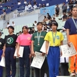 女子２００メートルは、優勝した仲埜心葉（右端）ら上位４人を兵庫勢が占めた
