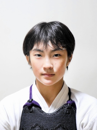 県中学総体剣道女子個人で初優勝した大蔵の渡部璃海＝姫路市、兵庫県立武道館