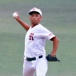 六甲-育英　先発した六甲のエース山本