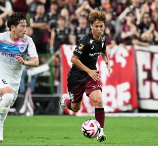 攻守で高い貢献度を誇る神戸の井出＝８月25日、ノエビアスタジアム神戸