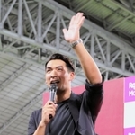 Ｊ１神戸のイベントを進行役として盛り上げ、ファンを喜ばせた槙野智章さん。神戸の本拠地に引退試合で再び戻ってくる＝２８日、ノエビアスタジアム神戸