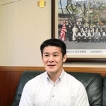 パリ五輪のレスリング男子で金メダルに輝いた日下尚を鍛え上げた日体大の松本慎吾監督＝神戸市内