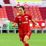 ＩＮＡＣ神戸-長野　前半３分、ドリブルで切り込むＩＮＡＣ神戸のＦＷ愛川