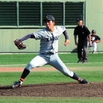 関大－関学大　関大の３番手で登板し、２回を無安打無失点に抑えた金丸＝大阪市住之江区南港東８、南港中央野球場