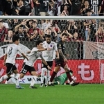 神戸-ＦＣ東京　前半に失点した神戸イレブン（撮影・風斗雅博）