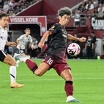 神戸-ＦＣ東京　前半、強烈なシュートを放つ神戸・大迫（撮影・風斗雅博）