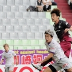 神戸－京都　前半、神戸・宮代が頭で先制点を決める＝ノエビアスタジアム神戸（撮影・中西幸大）