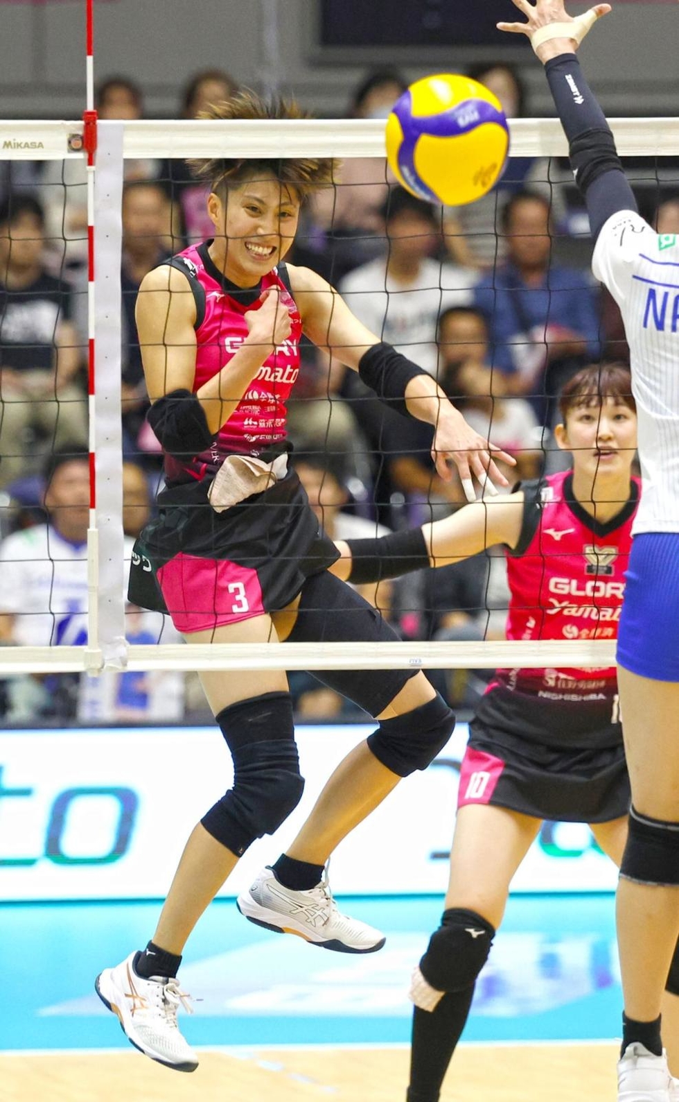【定価スタート】Vリーグ女子神戸 S席主審側2列目2H中央より 1枚