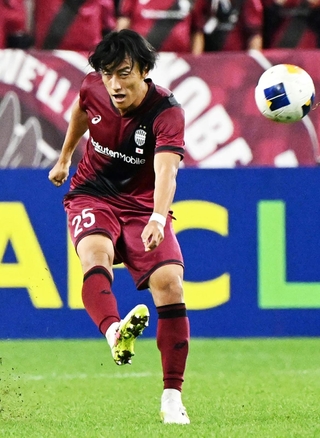 プレー強度の高い神戸でもまれ、進境著しい鍬先＝５日、ノエビアスタジアム神戸