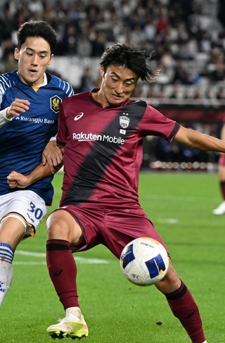 天皇杯獲得を経て、残り試合でのアピールを誓う鍬先＝５日、ノエビアスタジアム神戸