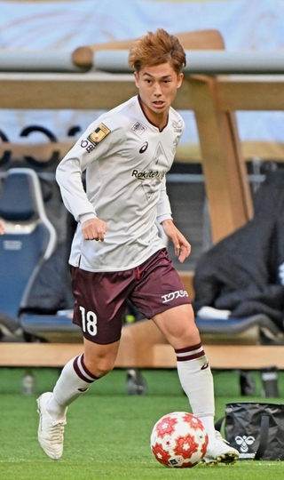 けがから復帰し、連覇に向けて貢献を誓う神戸の井出＝２３日、東京・国立競技場