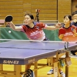 女子ダブルス準優勝に輝いた三田学園ペア