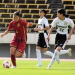 神戸弘陵-日ノ本　後半、ドリブルを仕掛ける神戸弘陵の佐治主将