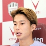 けがから復帰し、連覇が懸かる大一番で貢献を誓う井出遥也＝神戸市西区、いぶきの森球技場（©ＶＩＳＳＥＬ　ＫＯＢＥ）