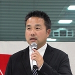 初采配となる全国高校選手権への抱負を語った滝川第二の小森康宏監督＝大阪市中央区