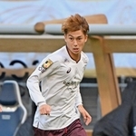 けがから復帰し、連覇に向けて貢献を誓う神戸の井出＝２３日、東京・国立競技場