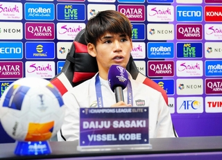 チーム一丸で勝利を目指す神戸の佐々木＝韓国・浦項（©ＶＩＳＳＥＬ　ＫＯＢＥ）