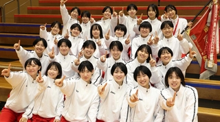 勢いに乗って１０年ぶりの春高に挑む女子・須磨ノ浦の選手たち