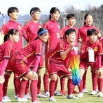 北海道文教大付-神戸弘陵　大会初戦に臨んだ神戸弘陵イレブン＝三木市、三木総合防災公園第２球技場