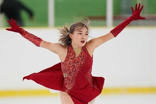 成年女子ＳＰ　演技する兵庫・坂本花織