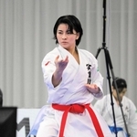 全日本選手権女子個人形決勝で「パープーレン」を見せる東佐江子＝昨年１２月、東京・日本武道館（提供写真）