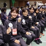 本番を前に、開会式に臨んだ兵庫の選手たち