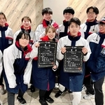 ショートトラック成年男子５０００メートルリレーと成年女子３０００メートルリレーを制した兵庫のメンバー＝岡山市内（兵庫県スケート連盟提供）