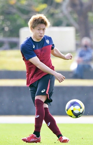 今季神戸に加入し、沖縄キャンプで練習試合に出場した小池裕太＝沖縄県西原町、西原町民陸上競技場（撮影・大田将之）