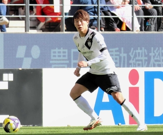 負傷した酒井に代わり、右サイドバックで名古屋戦にフル出場した神戸の広瀬＝２２日、豊田スタジアム