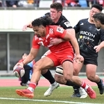 神戸－ＢＲ東京　前半、トライを決める神戸のモエアキオラ（撮影・斎藤雅志）