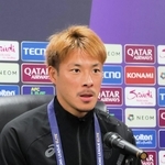 前日会見で、今季ホーム初戦での必勝を誓った神戸の本多＝神戸市兵庫区、ノエビアスタジアム神戸